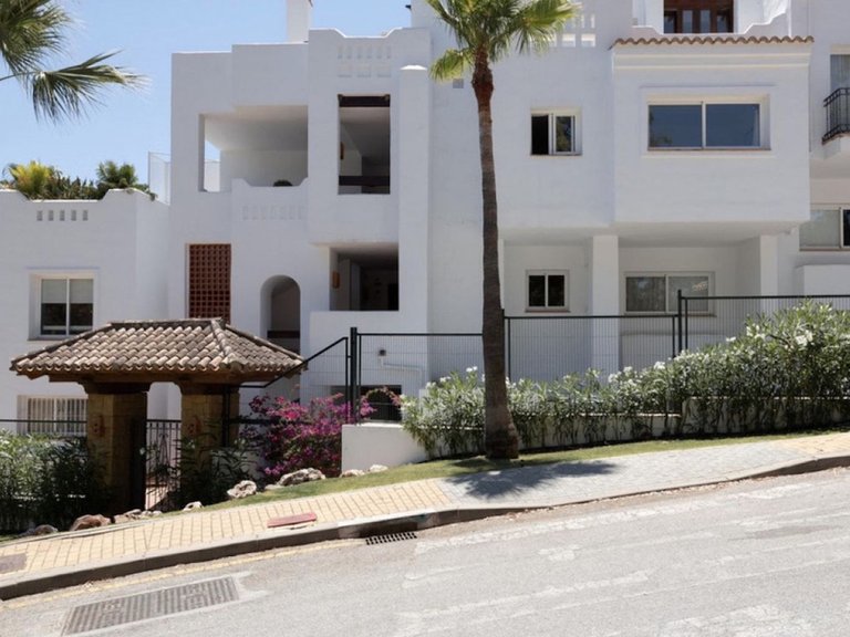 Apartment for Sale in Nueva Andalucía, Malaga 13