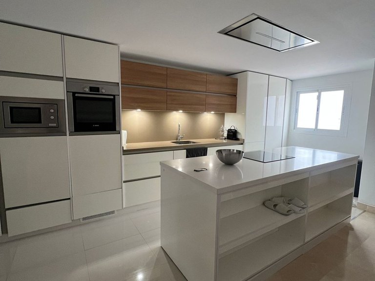 Apartment for Sale in Nueva Andalucía, Malaga 16