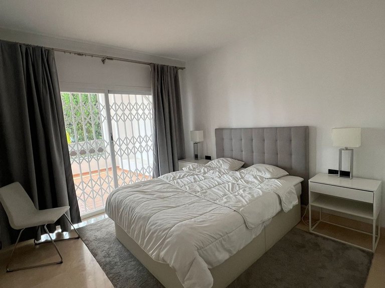 Apartment for Sale in Nueva Andalucía, Malaga 18