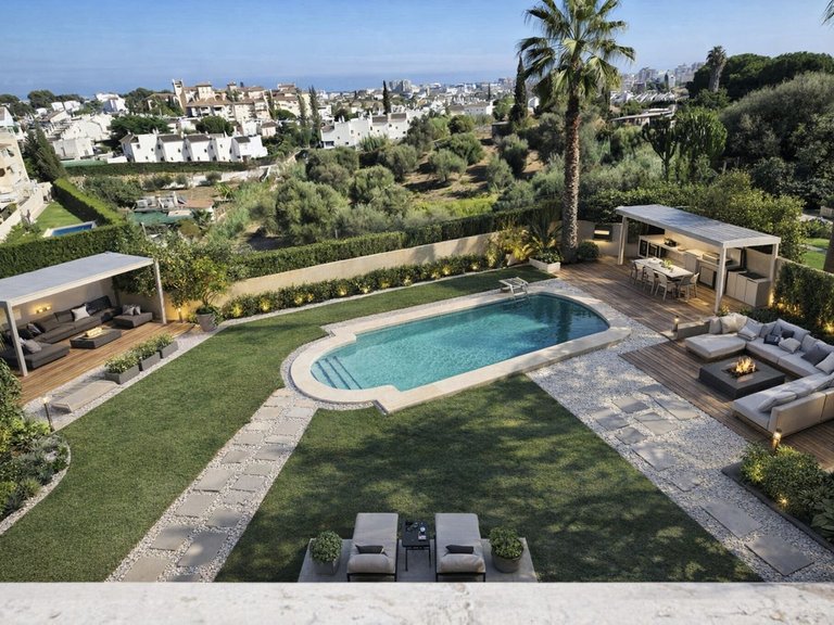 Villa for Sale in Sierrezuela, Malaga 1