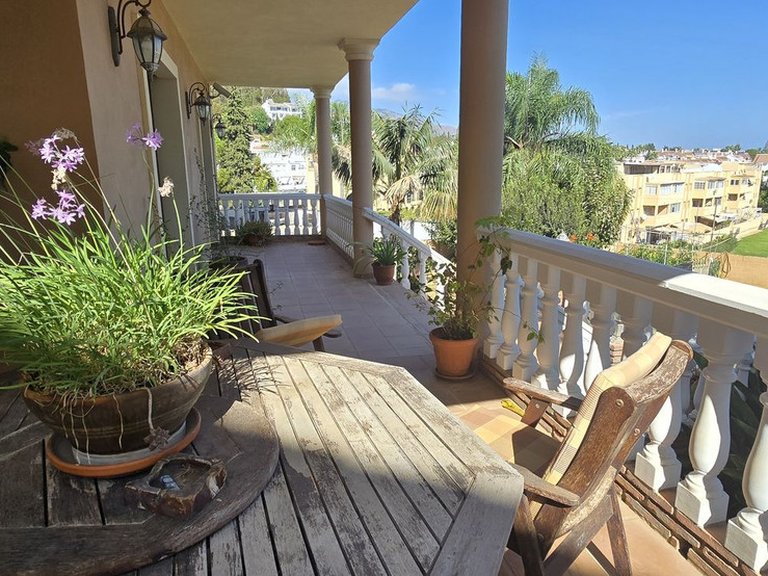 Villa for Sale in Sierrezuela, Malaga 10