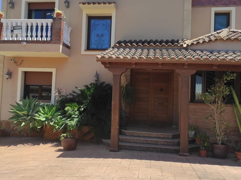 Villa for Sale in Sierrezuela, Malaga 12