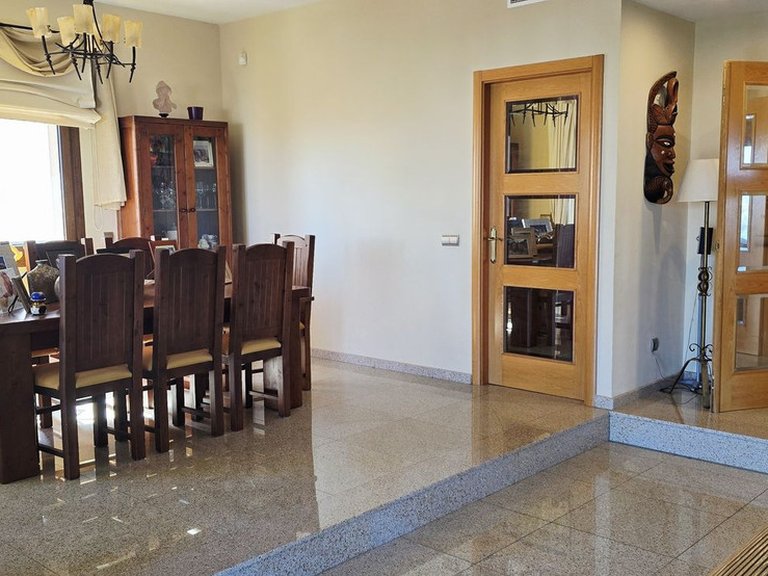 Villa for Sale in Sierrezuela, Malaga 16