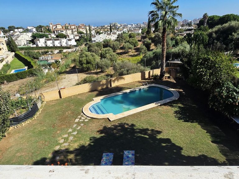 Villa for Sale in Sierrezuela, Malaga 2