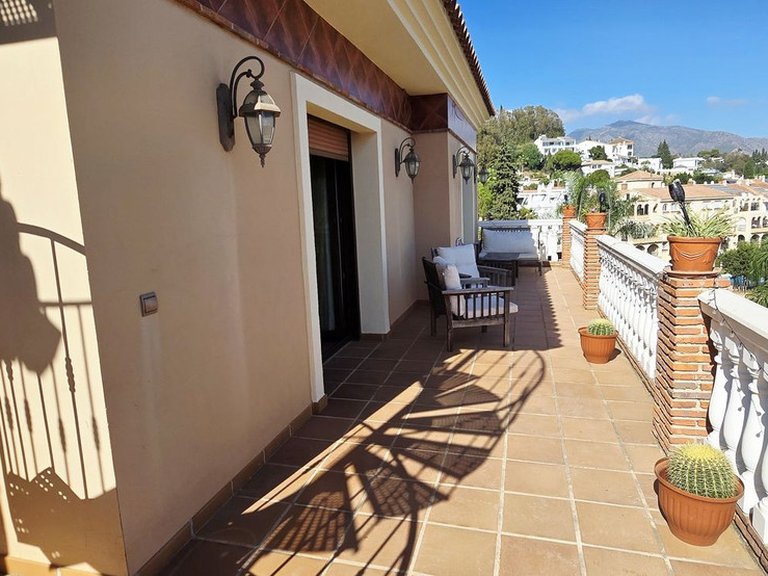 Villa for Sale in Sierrezuela, Malaga 27