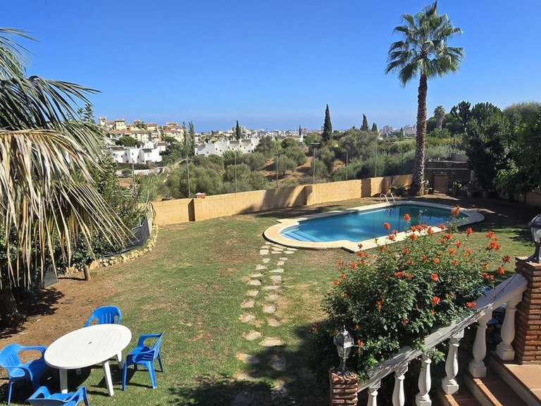 Villa for Sale in Sierrezuela, Malaga 4