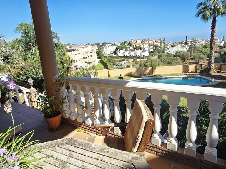 Villa for Sale in Sierrezuela, Malaga 8