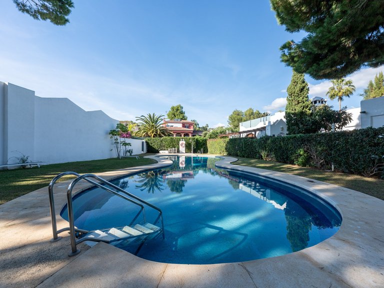 Villa for Sale in Hacienda Las Chapas, Malaga 44