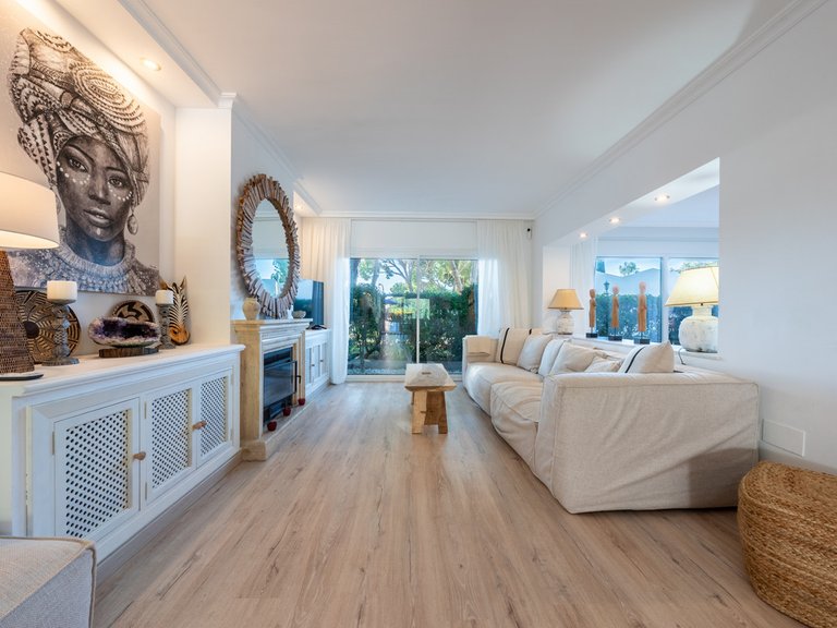 Villa for Sale in Hacienda Las Chapas, Malaga 7