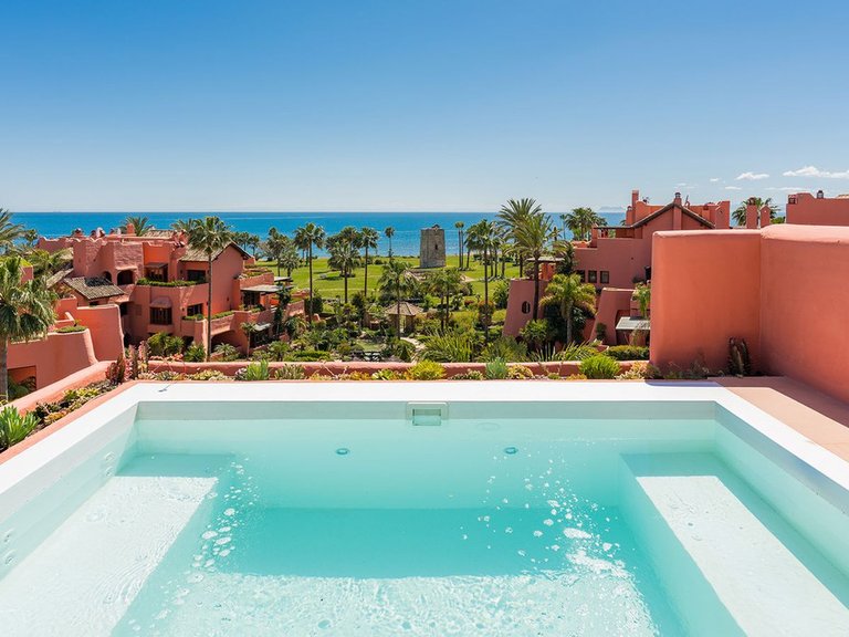 Apartment for Sale in New Golden Mile, Malaga 1