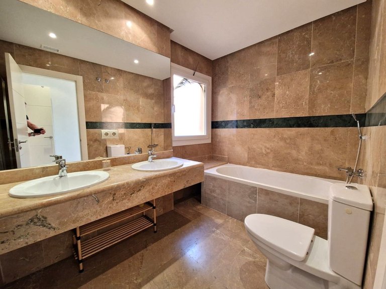 Apartment for Sale in Marbella, Malaga 12