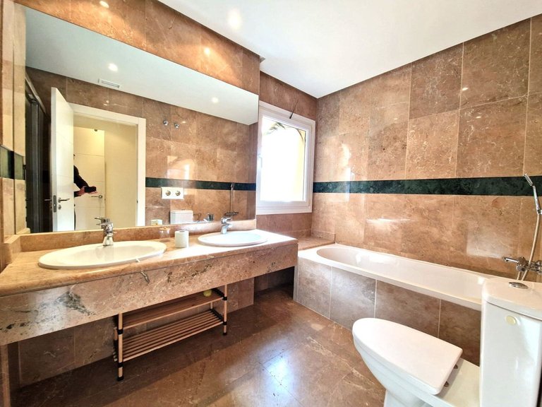 Apartment for Sale in Marbella, Malaga 16