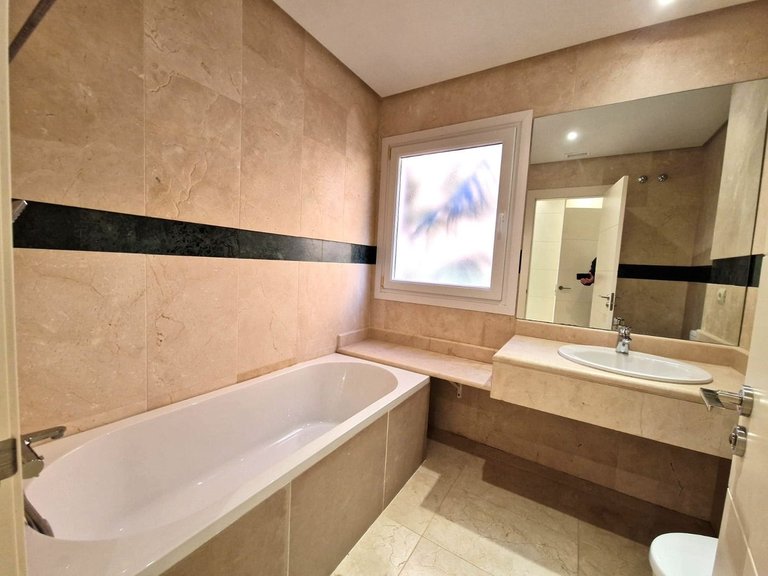 Apartment for Sale in Marbella, Malaga 18