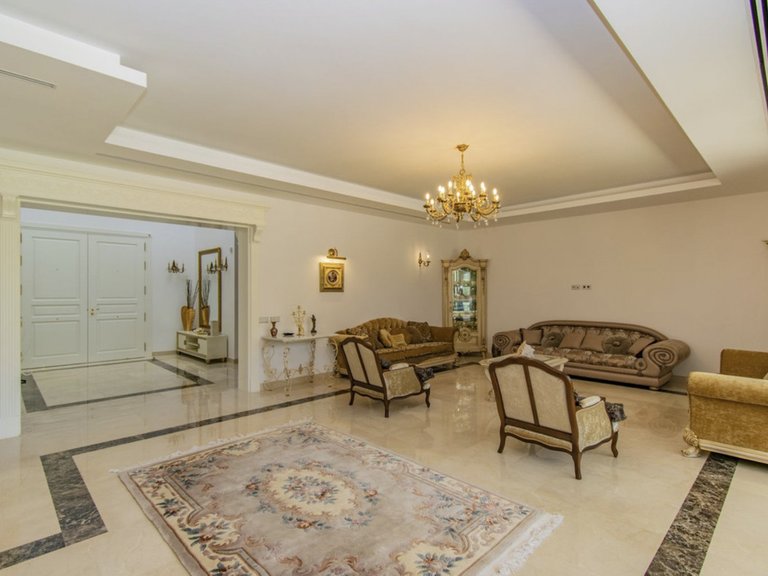 Villa for Sale in Guadalmina Baja, Malaga 13
