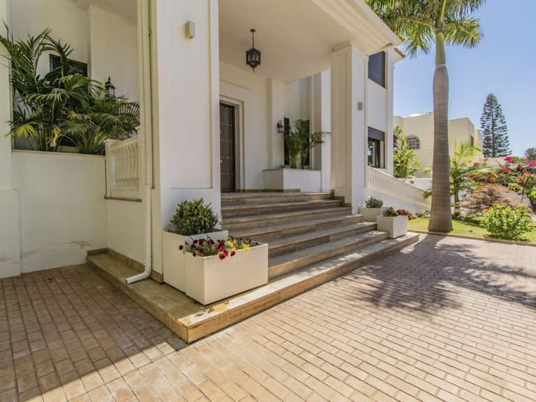 Villa for Sale in Guadalmina Baja, Malaga 19