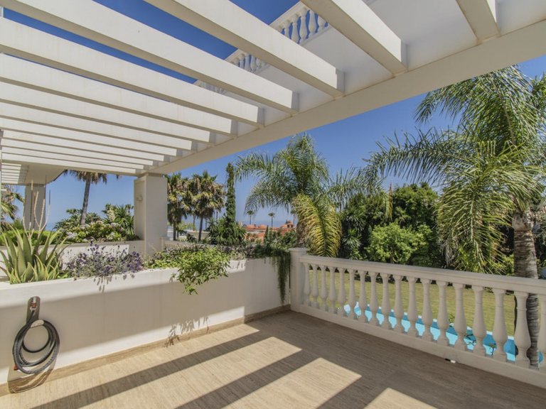 Villa for Sale in Guadalmina Baja, Malaga 29