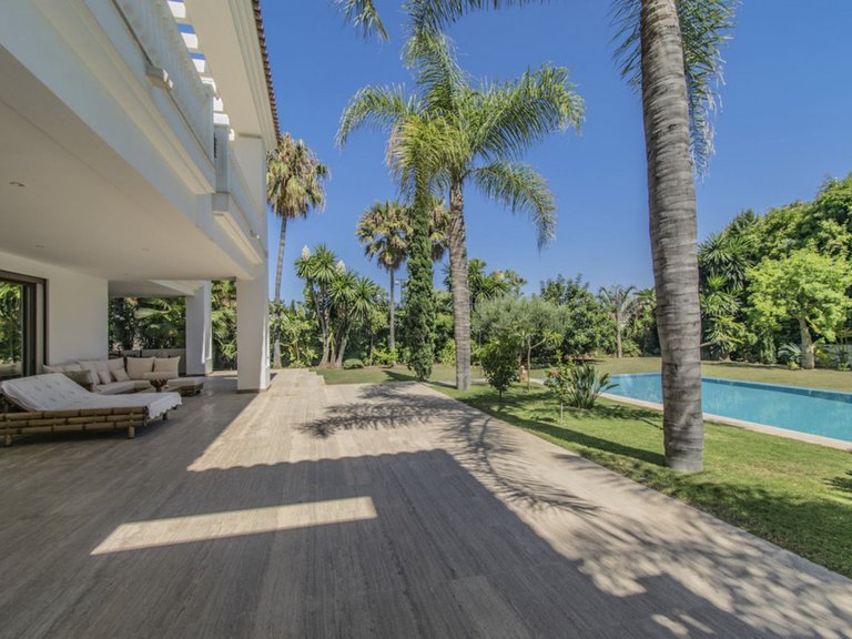 Villa for Sale in Guadalmina Baja, Malaga 3