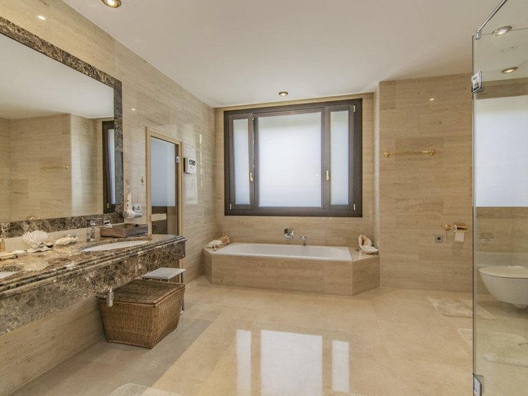 Villa for Sale in Guadalmina Baja, Malaga 33