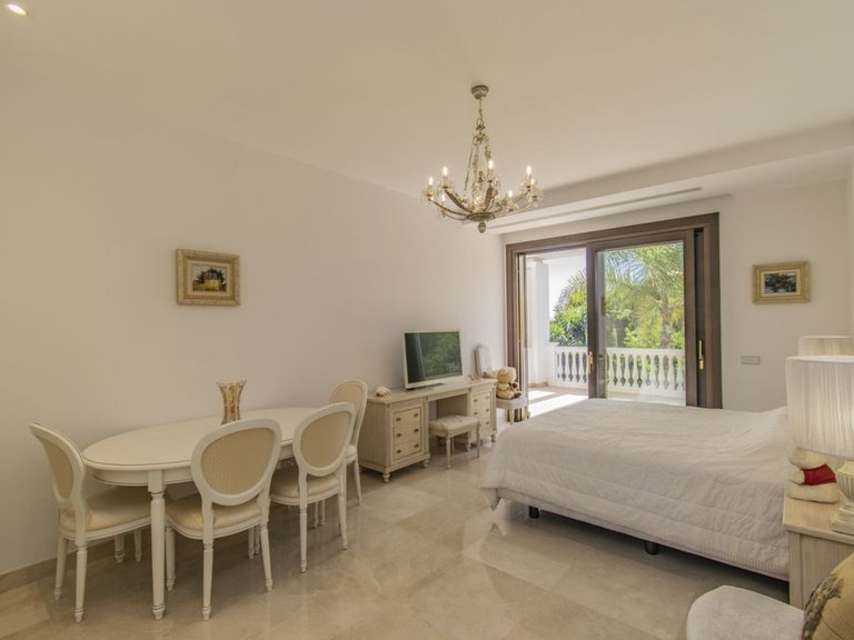 Villa for Sale in Guadalmina Baja, Malaga 40