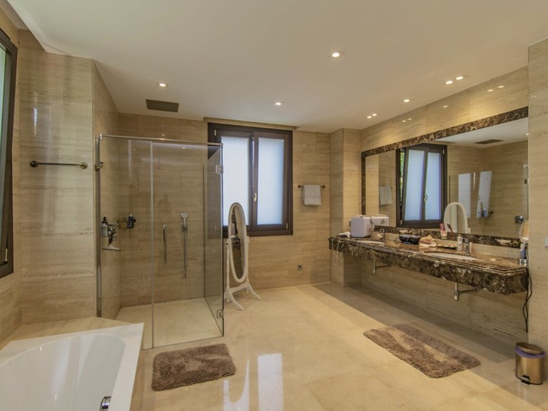 Villa for Sale in Guadalmina Baja, Malaga 42
