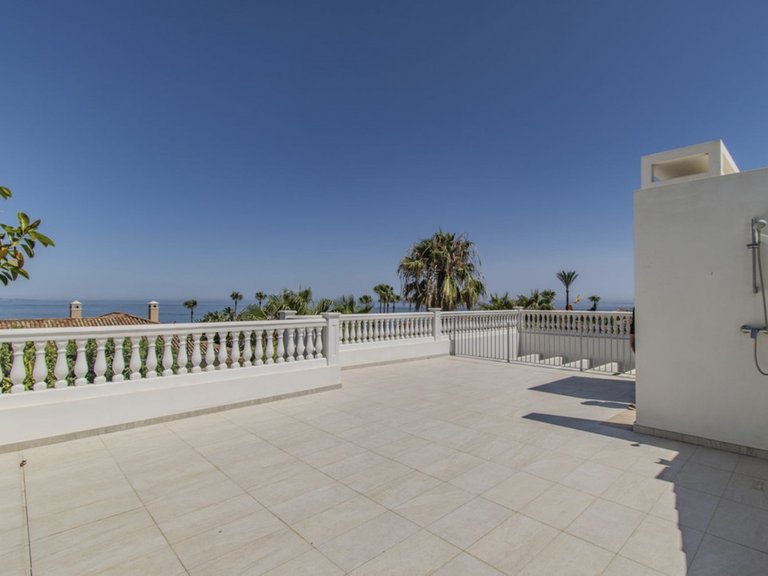 Villa for Sale in Guadalmina Baja, Malaga 43