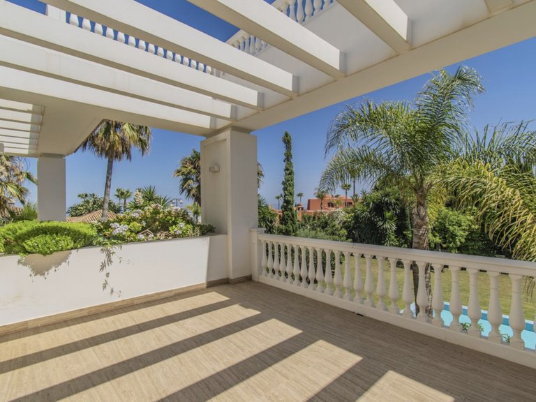 Villa for Sale in Guadalmina Baja, Malaga 44
