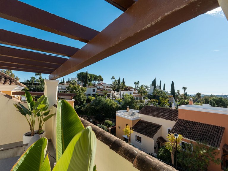 Villa for Sale in Nueva Andalucía, Malaga 27