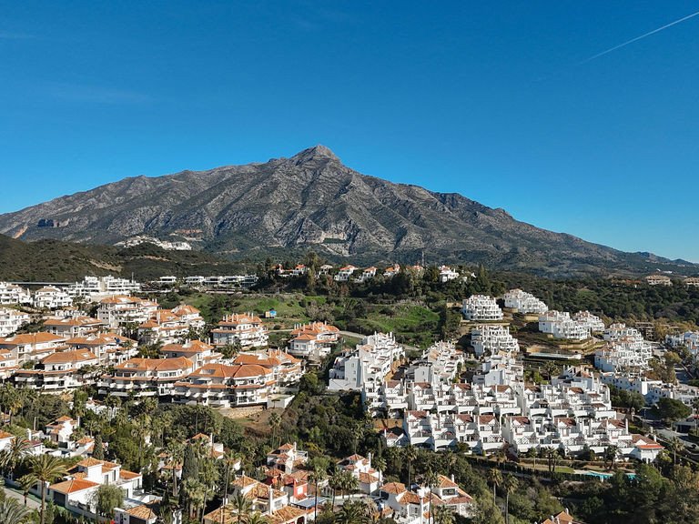 Villa for Sale in Nueva Andalucía, Malaga 39