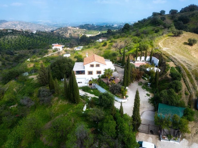 Villa for Sale in Coín, Malaga 36