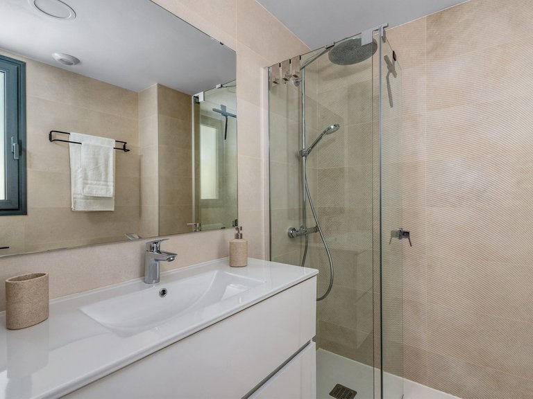 Apartment for Sale in Higueron, Malaga 11
