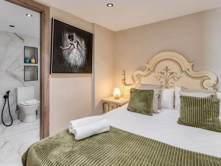 Apartment for Sale in Puerto Banús, Malaga 10