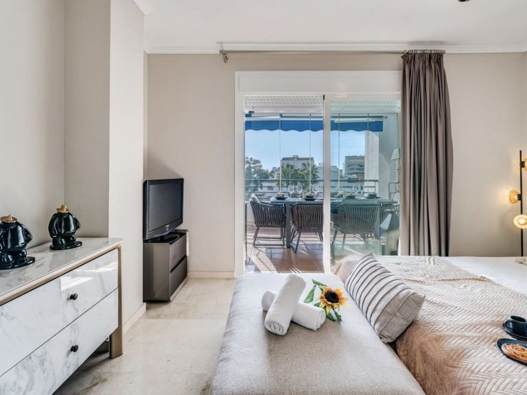 Apartment for Sale in Puerto Banús, Malaga 15