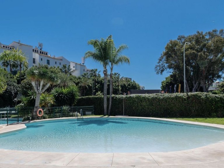 Apartment for Sale in Puerto Banús, Malaga 2