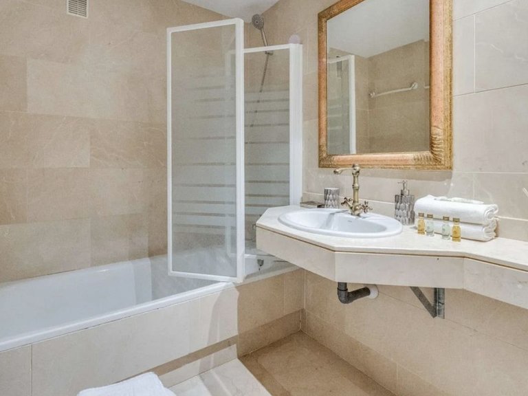 Apartment for Sale in Puerto Banús, Malaga 22