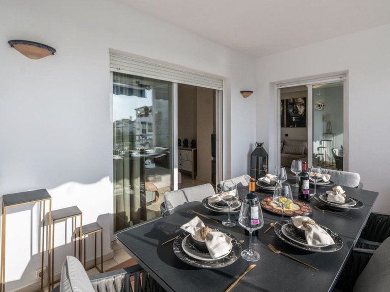 Apartment for Sale in Puerto Banús, Malaga 25