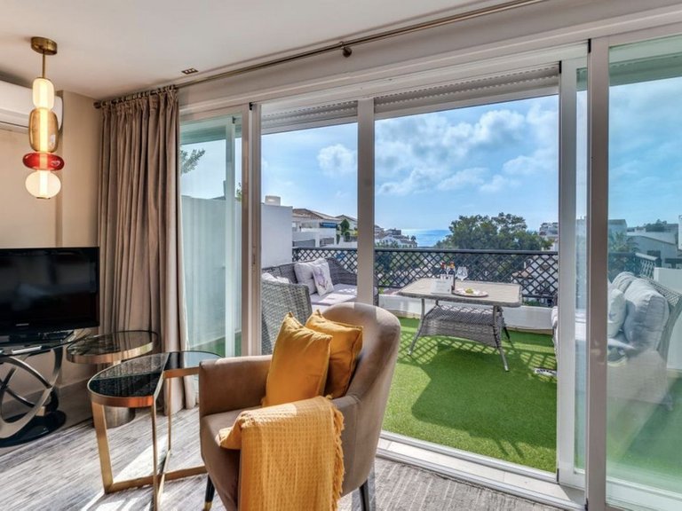 Apartment for Sale in Puerto Banús, Malaga 4