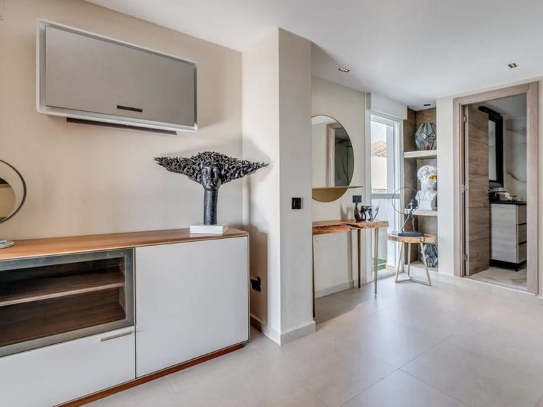 Apartment for Sale in Puerto Banús, Malaga 5