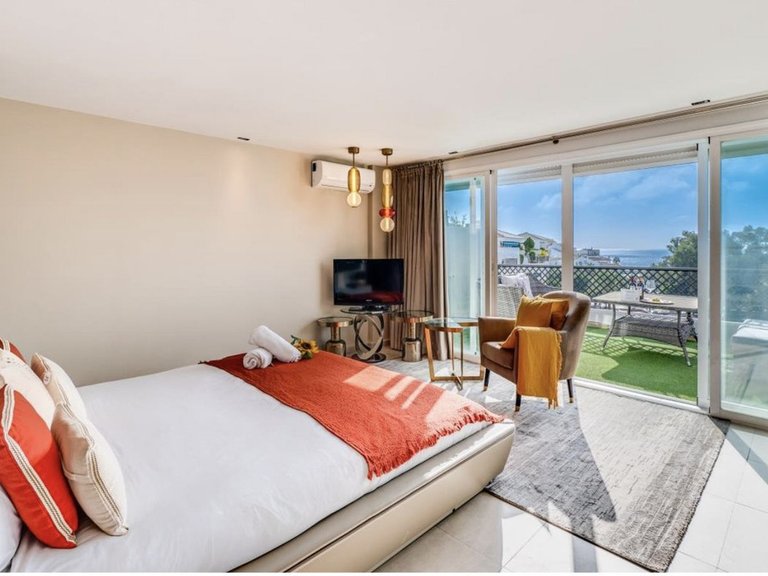 Apartment for Sale in Puerto Banús, Malaga 8