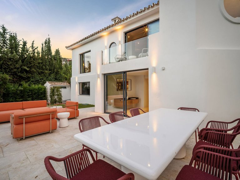 Villa for Sale in Nueva Andalucía, Malaga 17