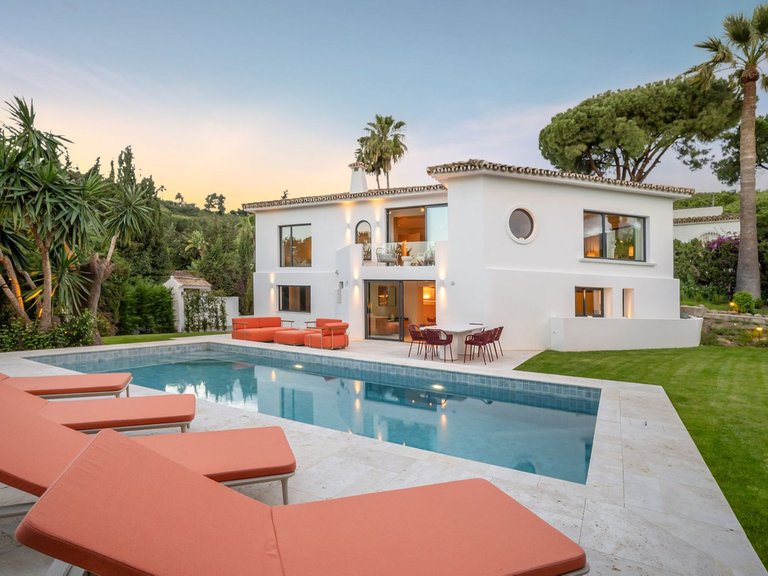 Villa for Sale in Nueva Andalucía, Malaga 4