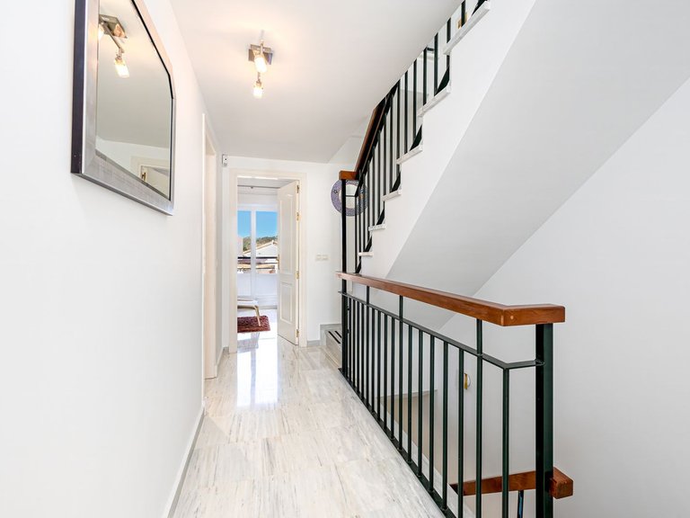 Villa for Sale in Alhaurin Golf, Malaga 11