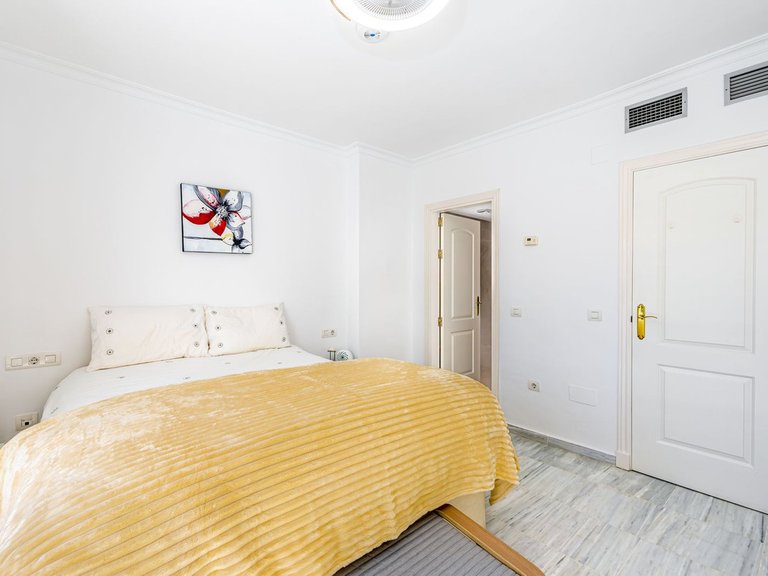 Villa for Sale in Alhaurin Golf, Malaga 16