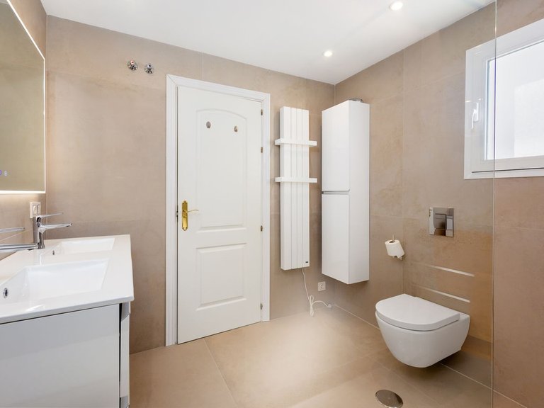 Villa for Sale in Alhaurin Golf, Malaga 18