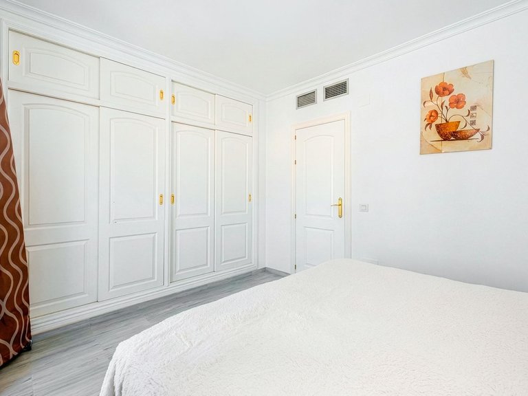 Villa for Sale in Alhaurin Golf, Malaga 19