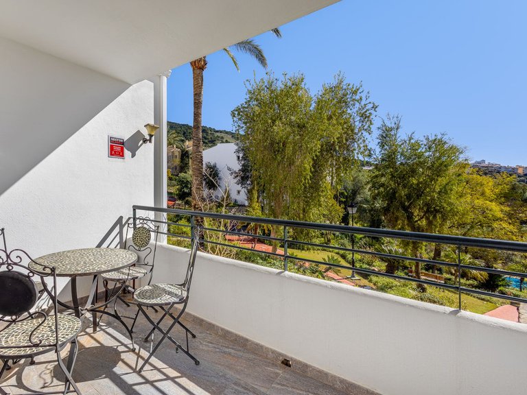 Villa for Sale in Alhaurin Golf, Malaga 5