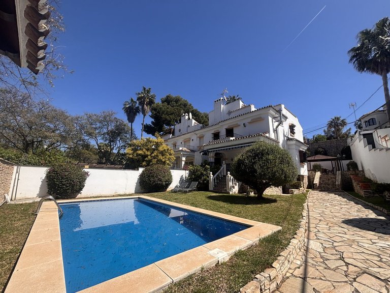 Villa for Sale in Nueva Andalucía, Malaga 2