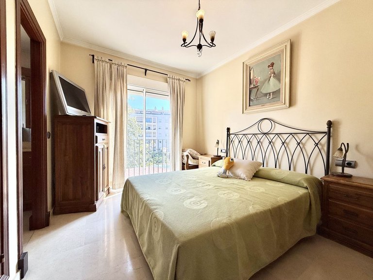 Villa for Sale in Estepona, Malaga 20