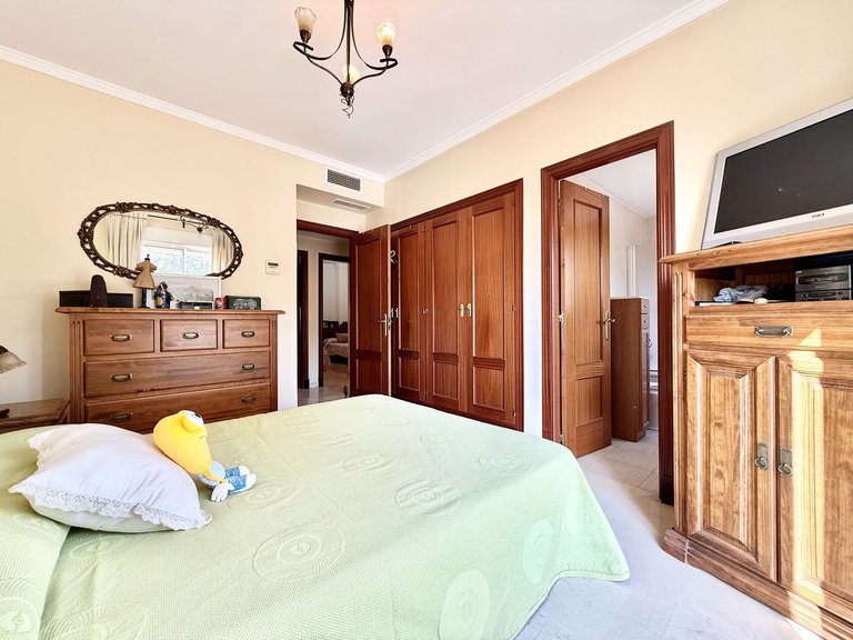Villa for Sale in Estepona, Malaga 21