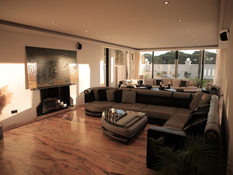 Villa for Sale in Artola, Malaga 11