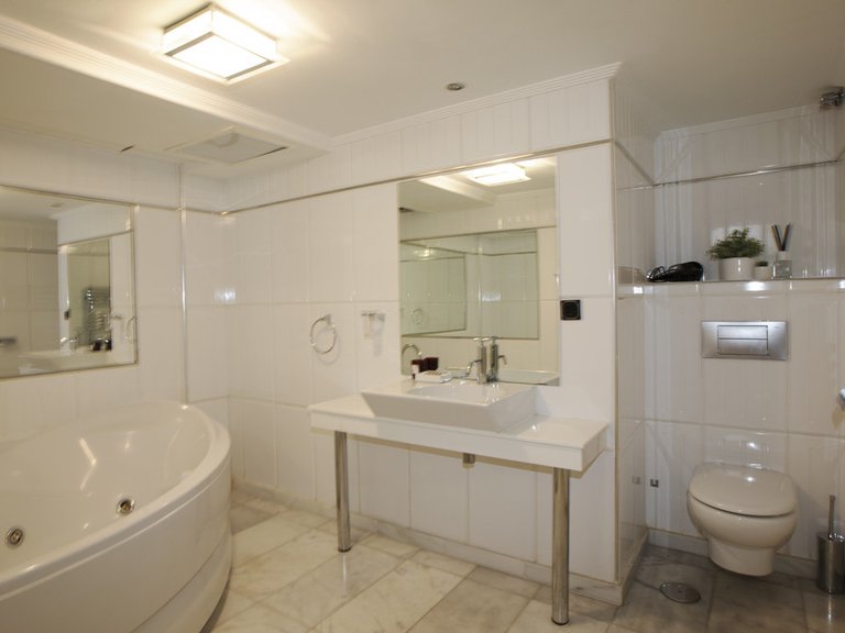 Villa for Sale in Artola, Malaga 38